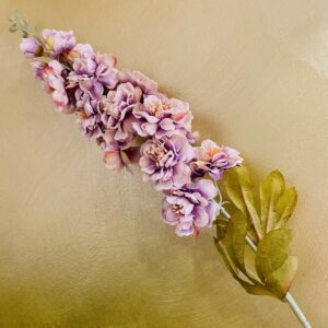 Szarkaláb selyemvirág