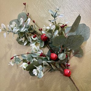 Csörgős téli ág levelekkel