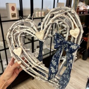 Nagy szív alakú ajtódísz, dekoráció